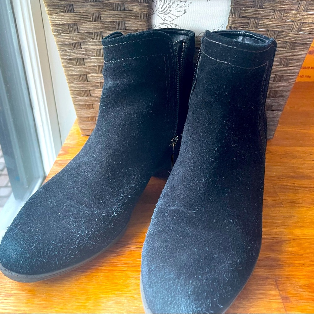 Blondo waterproof black booties size 7.5